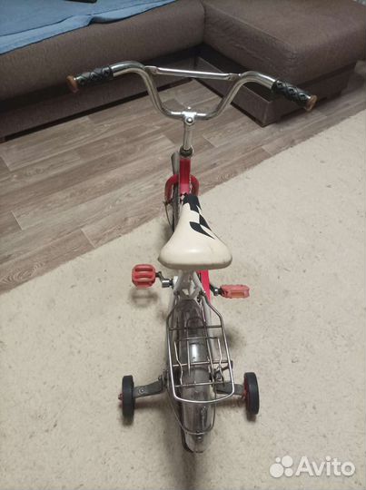 Велосипед детский с дополнительными колесами