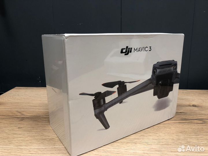 Квадрокоптер DJI Mavic 3