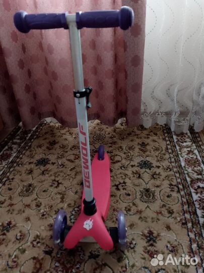 Самокат трёхколёсный новый