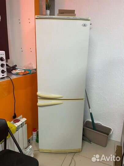 Холодильник двухкамерный