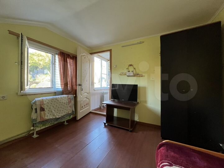 Комната 13 м² в 4-к., 2/2 эт.