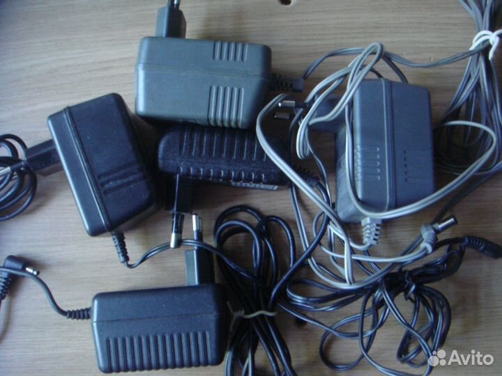 Блоки питания (адаптеры) разные