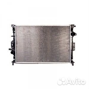 Радиатор охлаждения на Volvo XC60 2017 - н.в