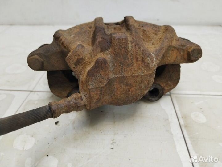 Суппорт передний правый Audi 90 B3 NG 1989