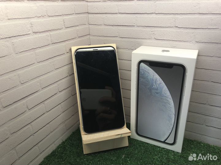 iPhone Xr, 64 ГБ