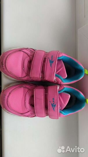 Кроссовки для девочки