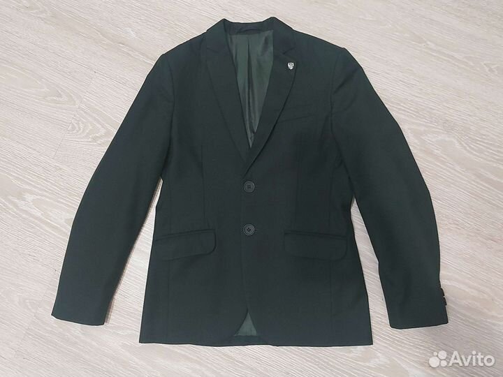 Пиджак школьный для мальчика зелёный 146