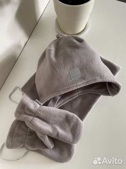 Комплект шапка, снуд и варежки новые