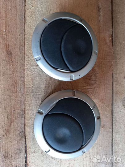 Дефлектор торпеды Рено Логан 1