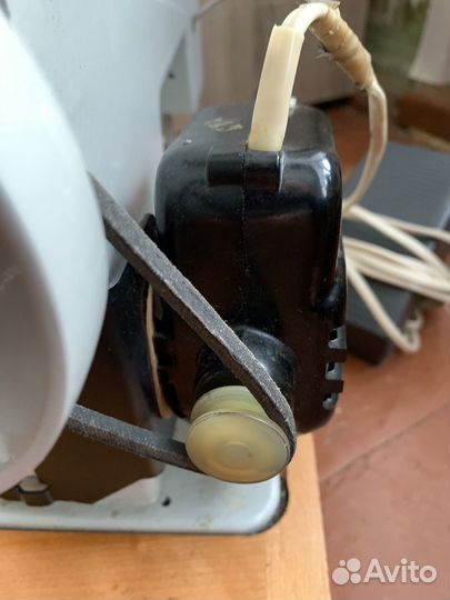 Швейная машинка Чайка 134А