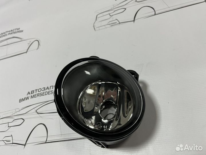 Правая передняя противотуманка BMW F10 дорест М Па