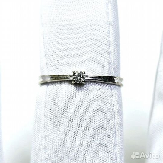 Золотое кольцо с бриллиантом 17р