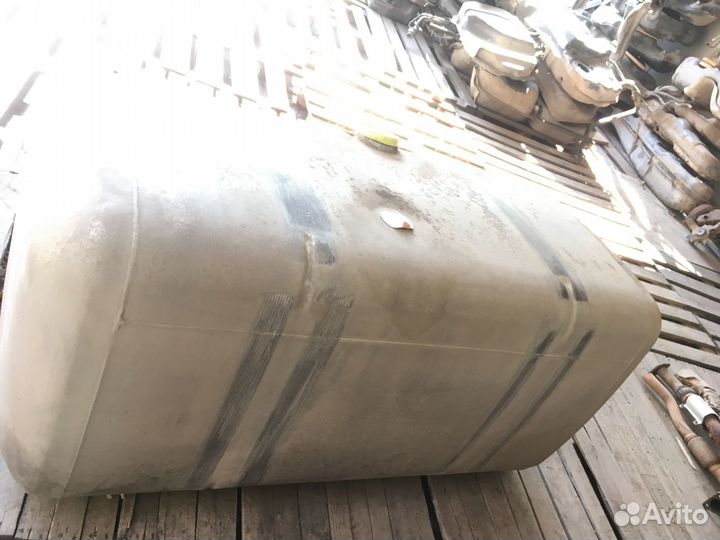 Топливный бак бензобак Mercedes Actros Axor 650L