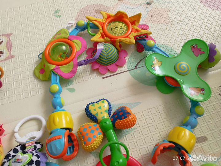 Игрушки для малышей пакетом