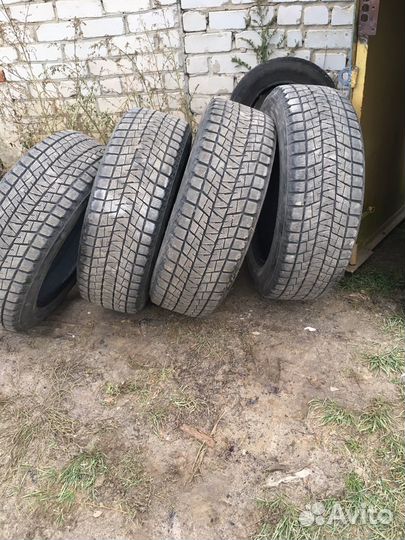 Bridgestone Blizzak DM-V1 235/60 R18