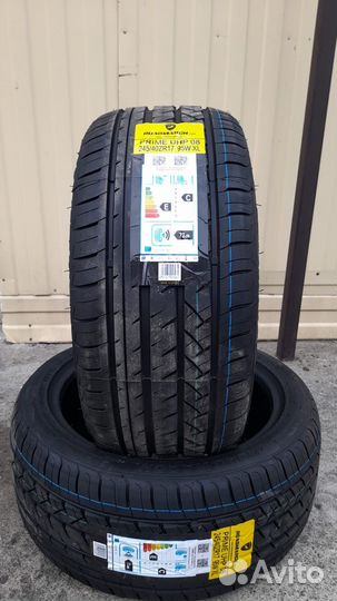 Roadmarch Prime UHP 08 245/40 R17 95W
