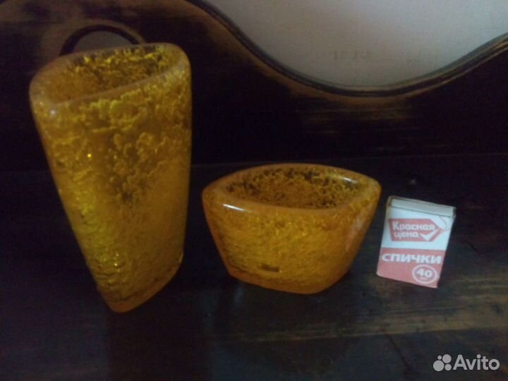 Пара вазочек, янтарь