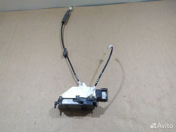 Замок двери передний правый Peugeot 308 2007-2015