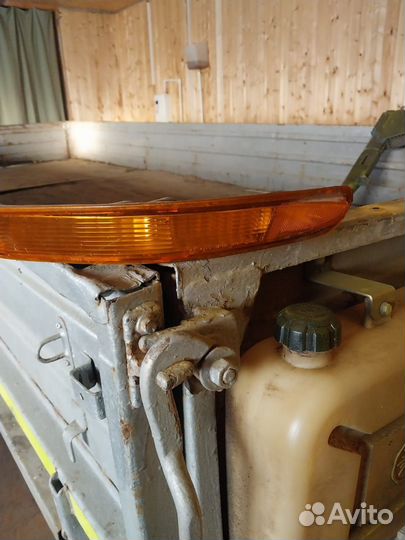 Левый поворотник toyota vista