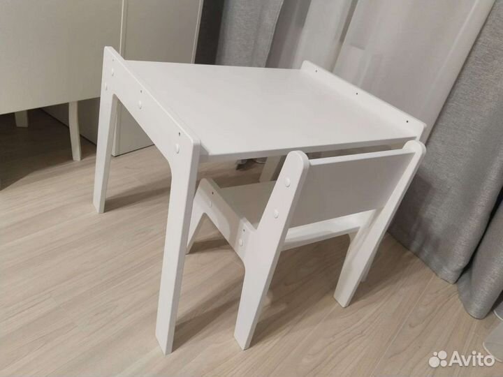 Растущий стул и стол для малышей
