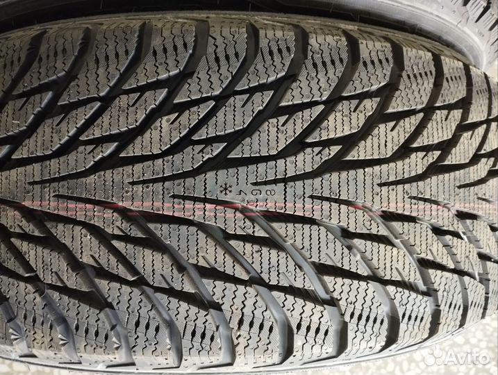 Nokian Tyres Hakkapeliitta R2 215/50 R17 95R