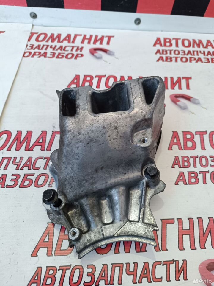 Кронштейн двигателя правый Джелли Кулрэй Coolray