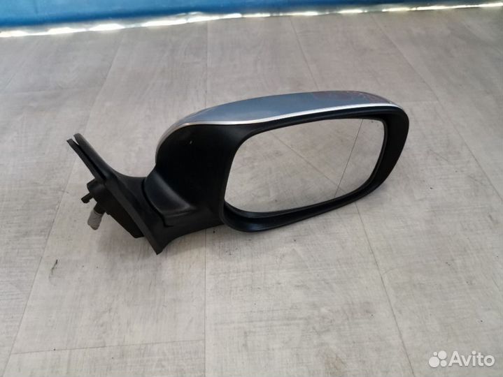 Зеркало правое Toyota Avensis T250 1.8 1ZZ 2006