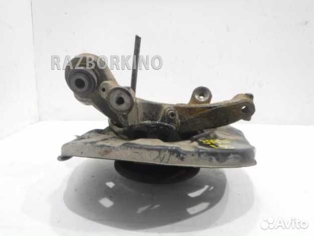 Кулак задний правый 33326774810