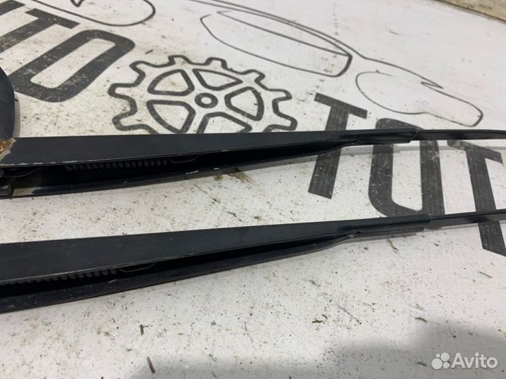 Поводок стеклоочистителя Renault Logan K7J710 2008