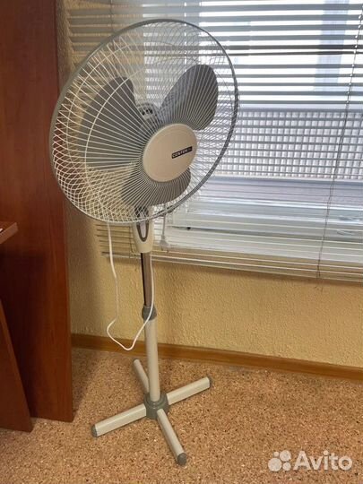 Вентилятор напольный Сентек