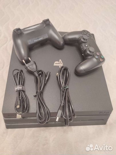 Sony PS4 PRO1TB + 2 геймпада + топ игры