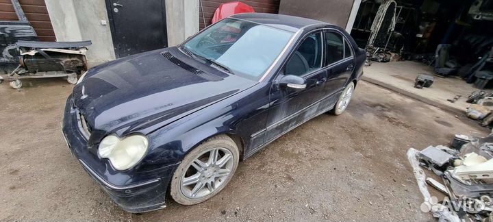 Дверь передняя левая мерседес w203