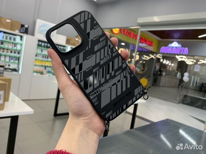 Чехол AMG с ремешком для шеи на iPhone