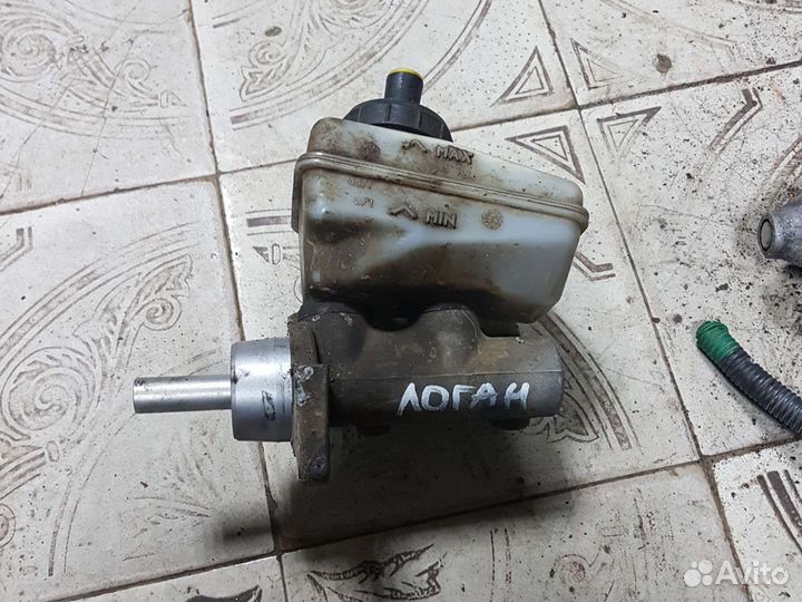 Цилиндр тормозной главный renault logan 1