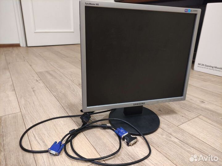Монитор Samsung SyncMaster 943