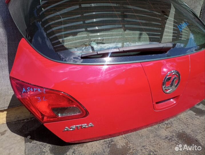 Крышка багажника Opel Astra J хэтчбек