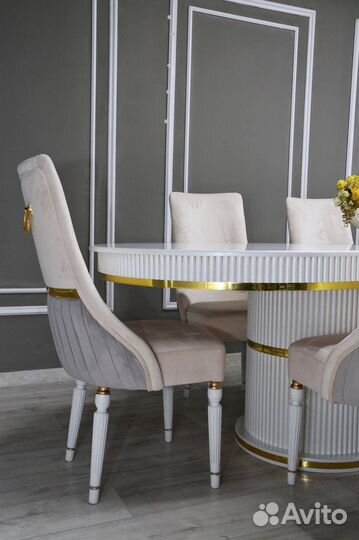 Стол и стулья новые