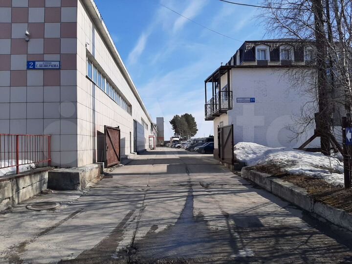 Гараж, > 30 м²