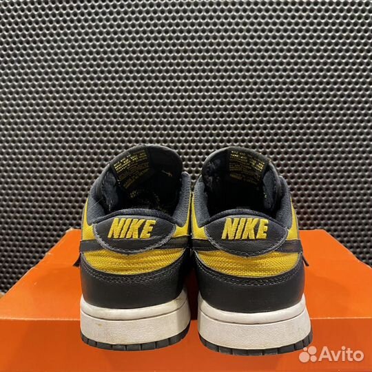 Кроссовки Nike Dunk Low Black University Gold 40