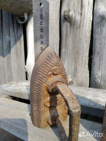 Утюжок старинный