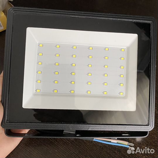 Прожектор светодиодный