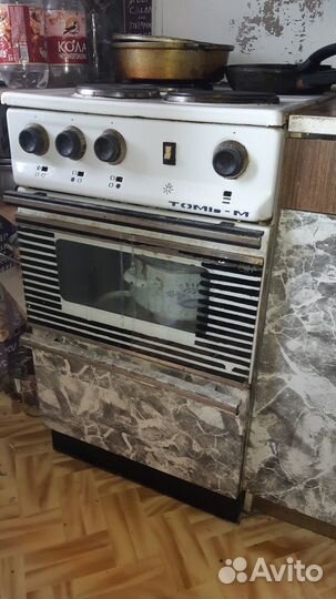 Продам электрическую плиту и холодильник