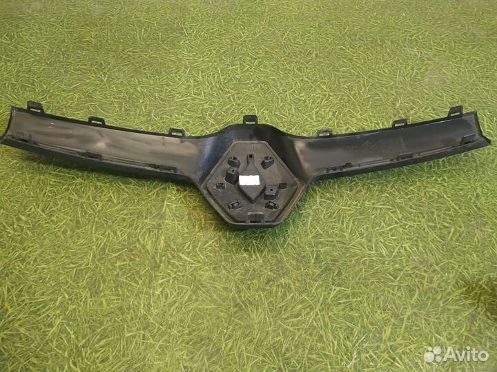 Накладка на решетку радиатора задняя Renault
