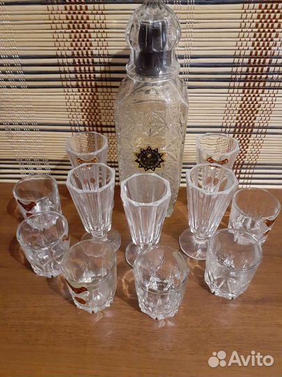 Штоф хрустальный со стопками и лафитниками