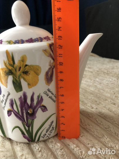 Заварочный чайник и чашки Ирисы