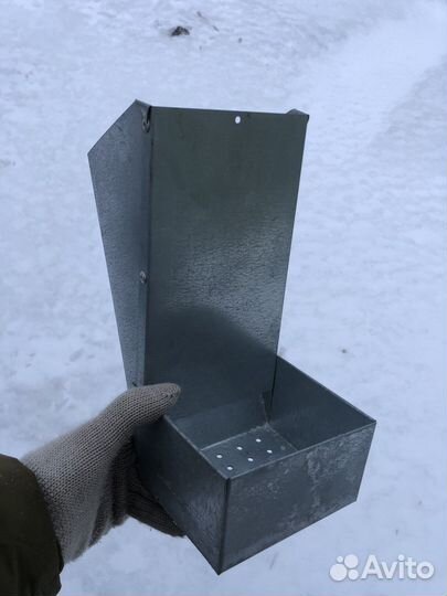 Кормушка для животных