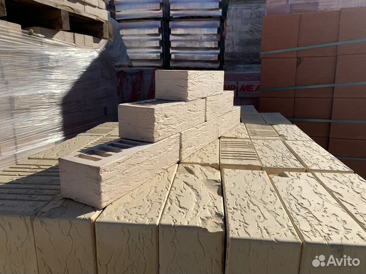 Кирпич облицовочный светлый