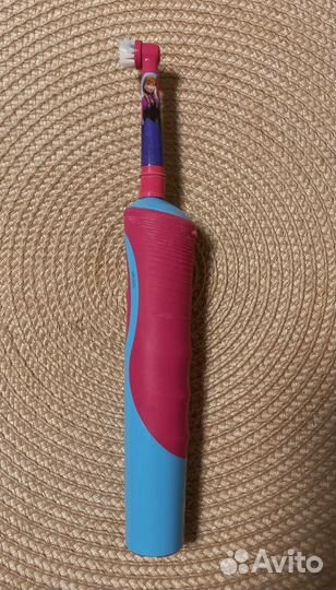 Электрическая зубная щетка oral B детская