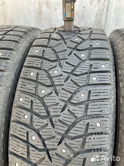 Bridgestone Blizzak Spike-02 215/60 R16