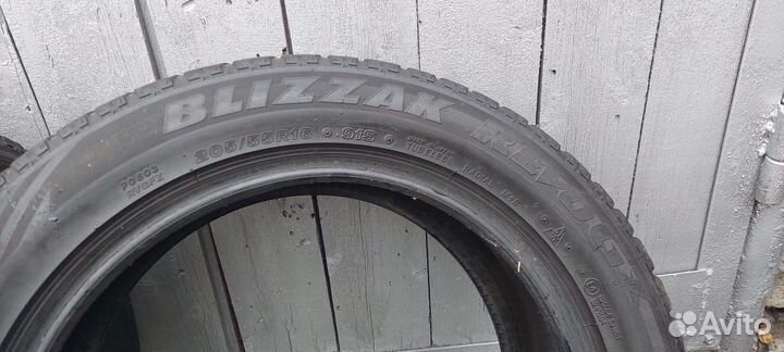 Bridgestone Blizzak Revo GZ 205/55 R16